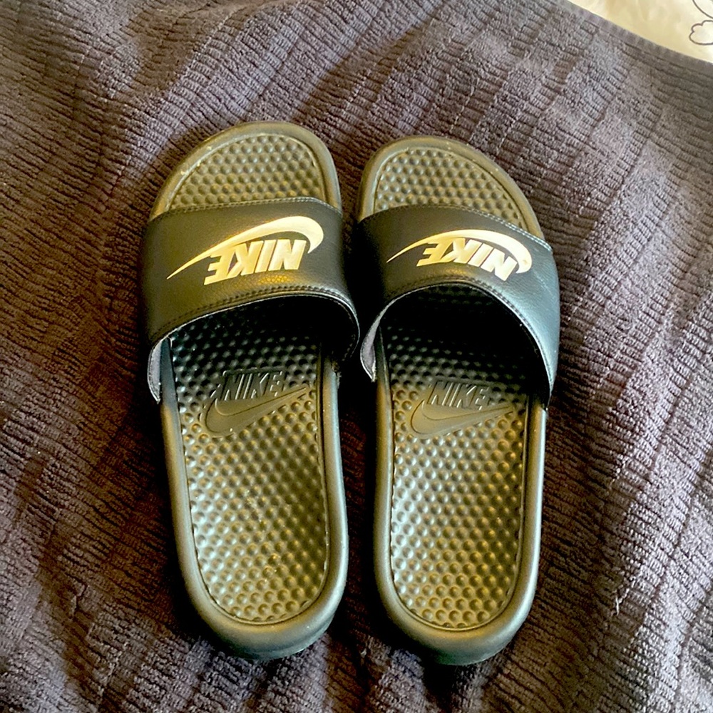 Nike Mens black  slippers